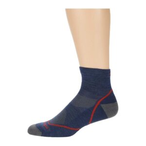 Darn Tough Vermont Light Hiker 1/4 Lightweight with Cushion Men's Crew Cut Socks Shoes Denim: MD (US 8-9.5)