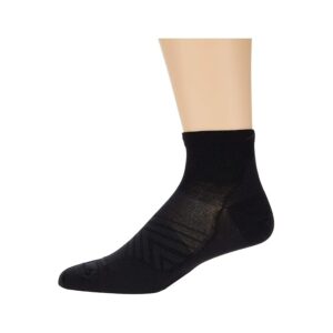 Darn Tough Vermont Run 1/4 Ultra-Lightweight Men's Crew Cut Socks Shoes Black: MD (US 8-9.5)
