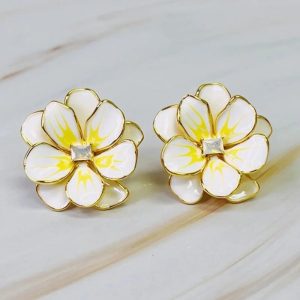 Art of Flower Earrings - Whimsical White / ONE